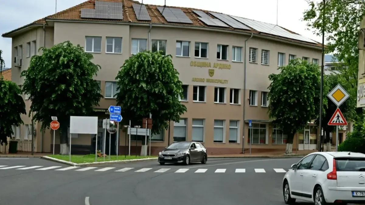 ТИР се удари в къща в село Липен