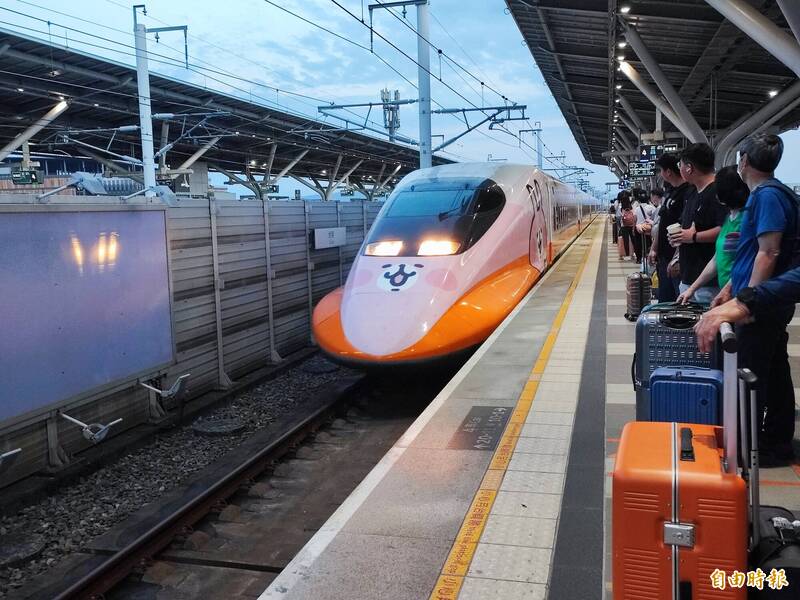 高鐵台南站今年第二起旅客落軌事件，斥資20.5億建置月台門