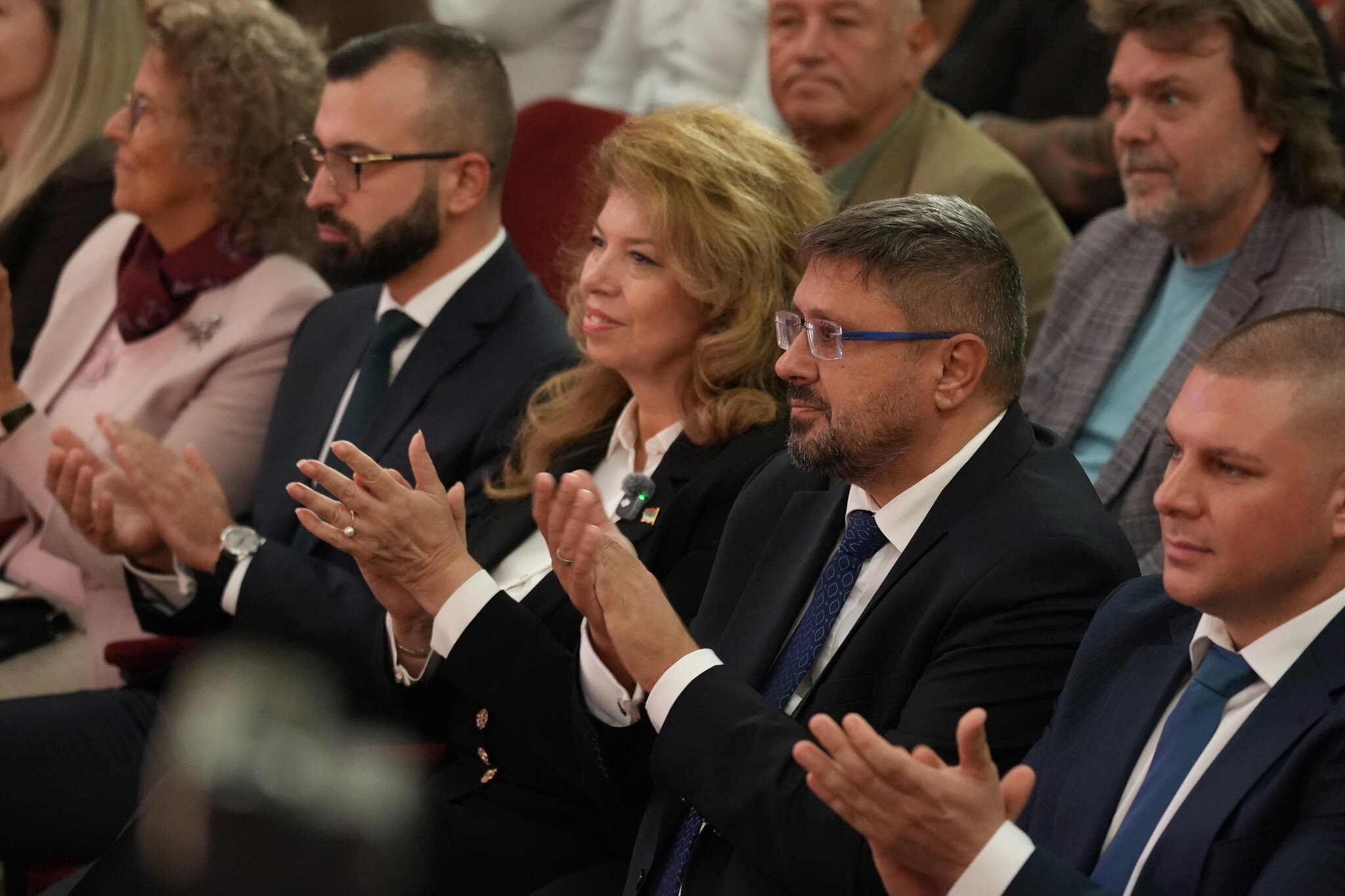 Президентски избори: Йотова води с 47,3%, Гюров остава назад, социологическо проучване на „Маркет линкс“
