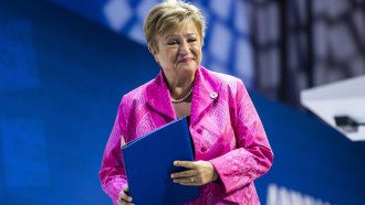 МВФ отпусна 690 милиона долара финансова помощ за Украйна