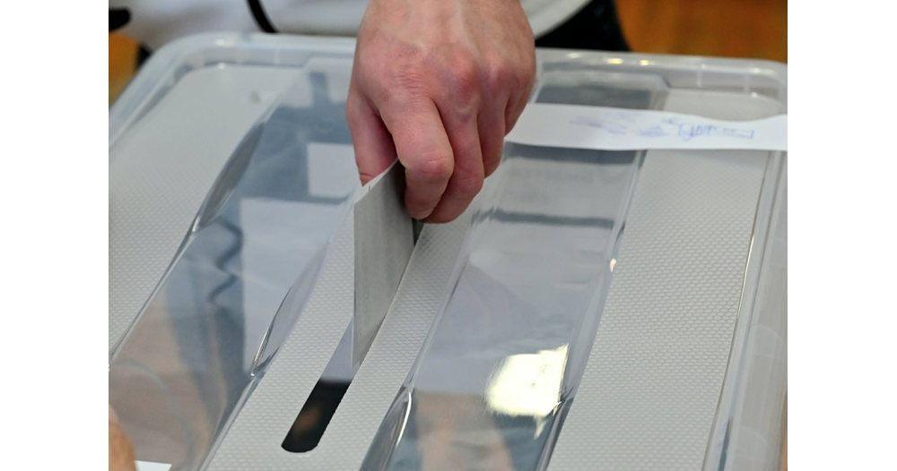 Сърбия избира нов парламент на фона на политическа криза и протести