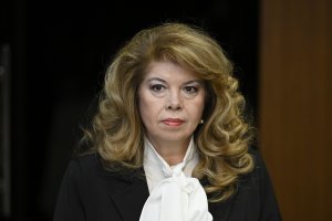 Илияна Йотова ще се кандидатира за президент с инициативен комитет