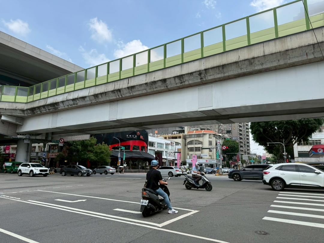 台中房市高價盤整，人口成長支撐；新北太空艙引公安疑慮，體操雙王牌備戰亞運，樂天桃猿再見安破台鋼連敗，鄰居棒打致死案羈押禁見