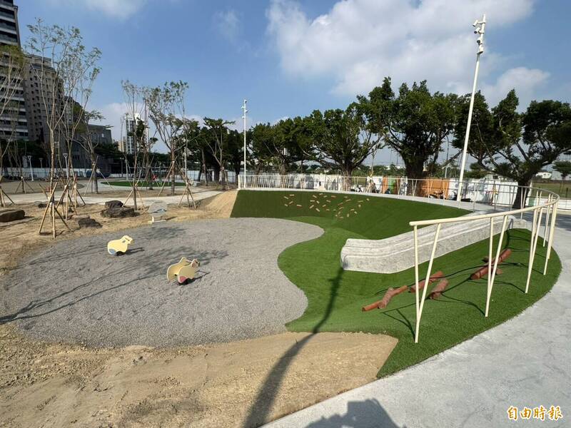 高雄鳳山區增設兩座全齡共融公園，提升社區休憩環境