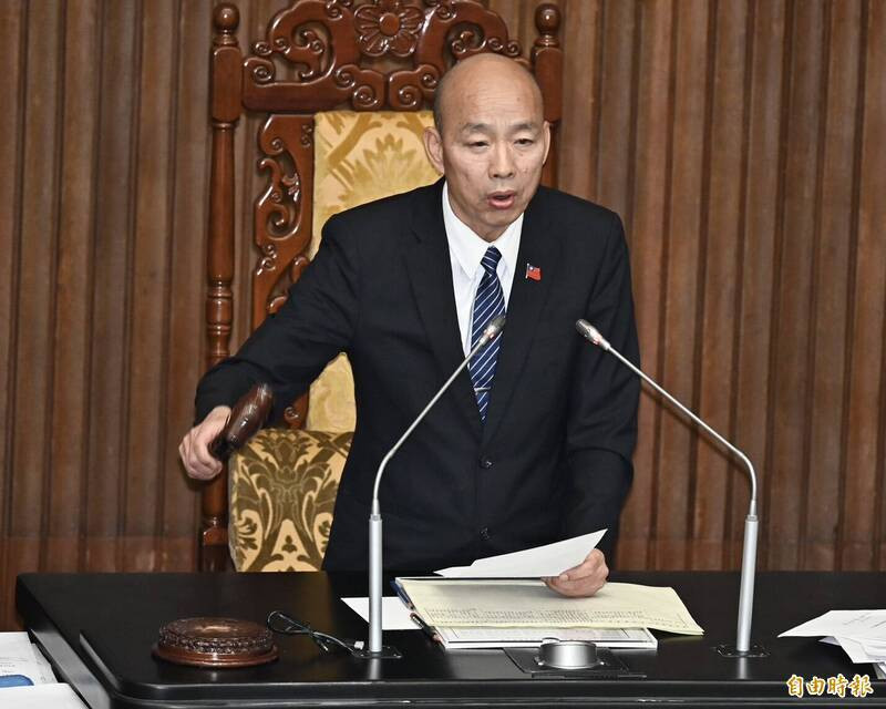 立法院三讀通過能源管理法修正案，用電大戶未設儲能或發電最高罰75萬元