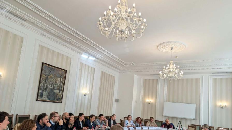 ЦИК проведе срещи с международни наблюдатели за предстоящите избори