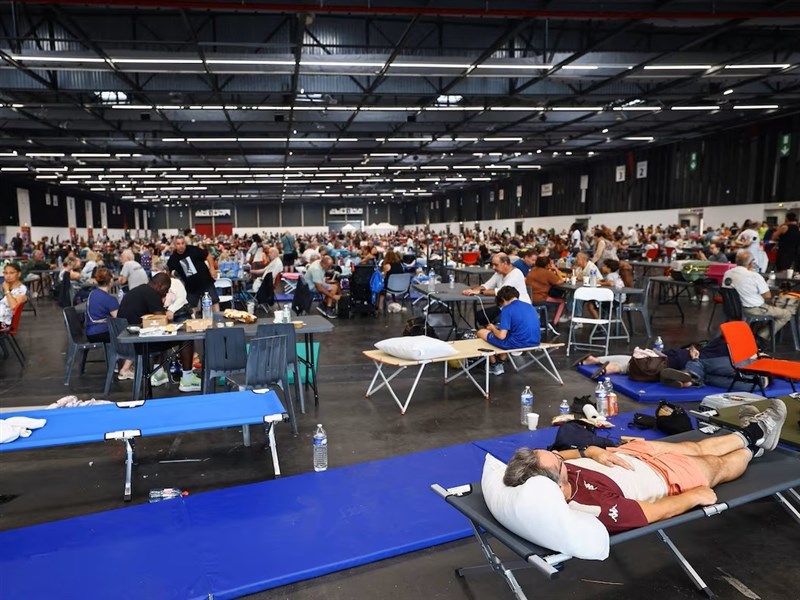 法国和西班牙野火导致超过26万人撤离，波尔多葡萄酒产区面临威胁
