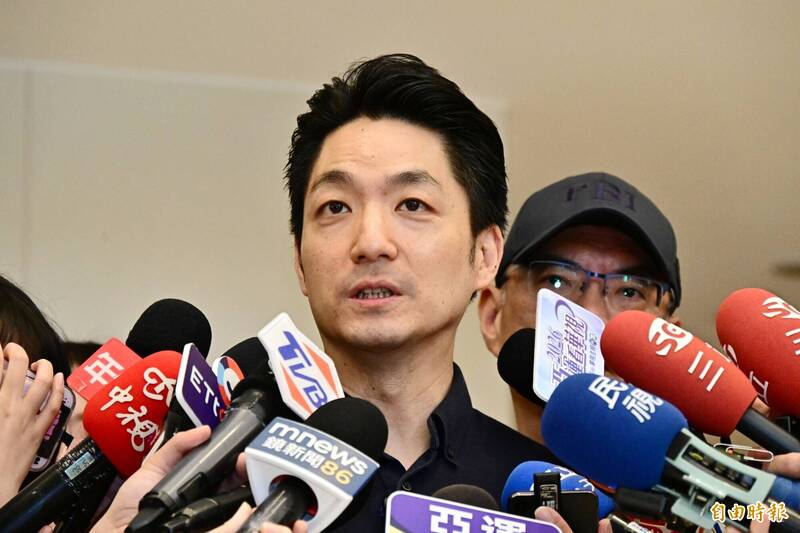 李明依力挺蔣萬安引發爭議，蔣萬安呼籲理性討論