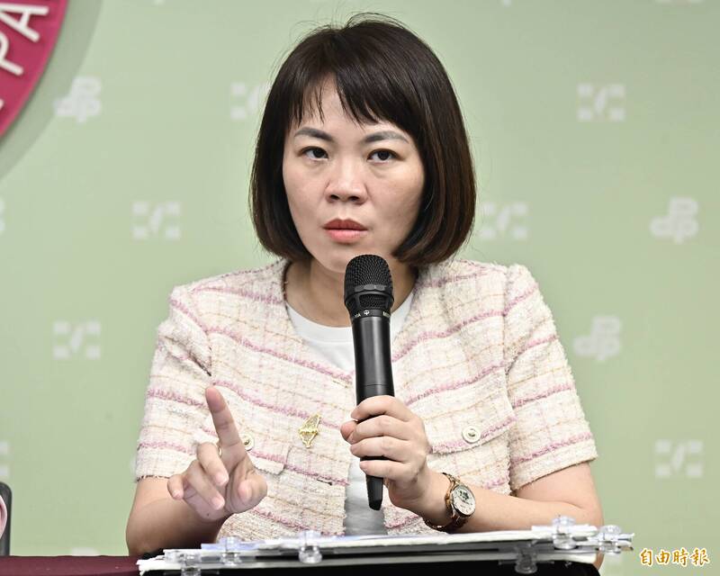 蔣萬安站台引爭議，柯文哲認為沈伯洋實力不足