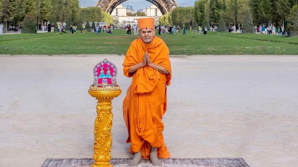 एफिल टावर दौरे में बाप्स की मांग और फ्रांस में उठे सवाल