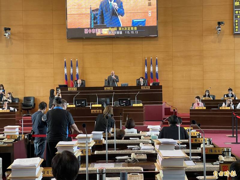 台中市明年度總預算三讀通過，刪減6.2億元；台南鐵路地下化一期工程即將通車，警方呼籲勿擅入軌道