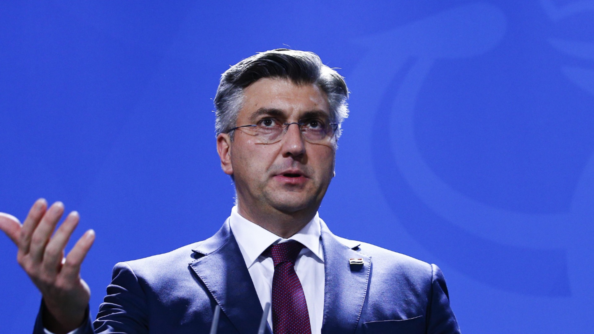 Сърбия преживява политическа промяна след изборите, Хърватия очаква подобрени отношения