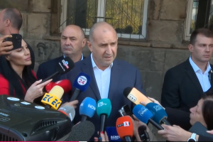 Радев предупреди за възможни нови убийства на фона на натиск над олигархията