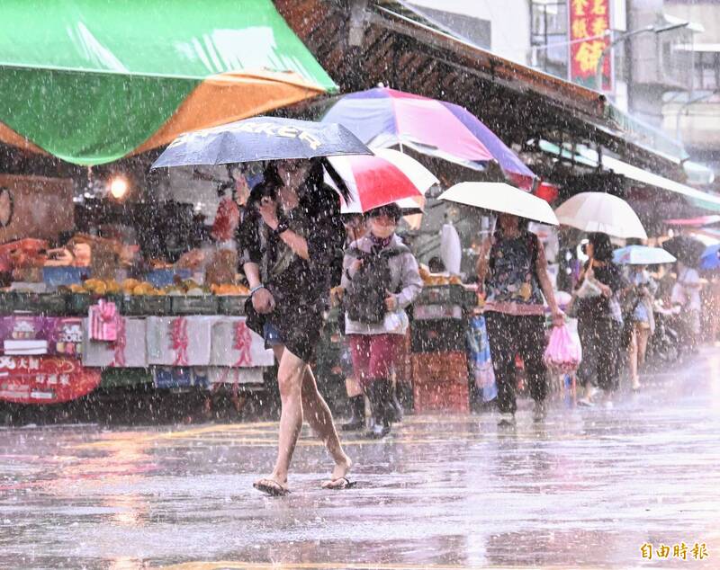 沙德爾恐增強為颱風！週末中南部豪雨特報，北部宜花午後雷雨