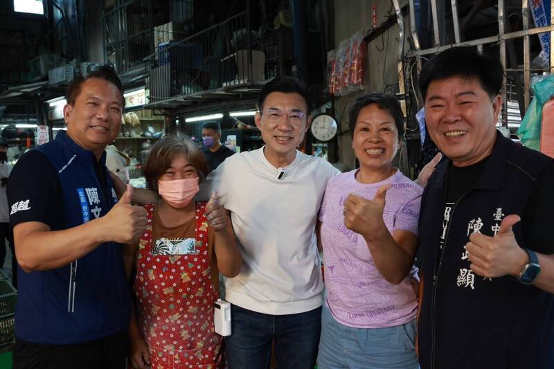 江啟臣掃票東興市場，宜蘭鄉代參選人涉嫌買票遭羈押，新北市長選戰聚焦政績與願景