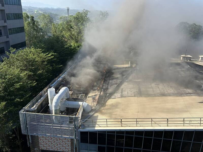 竹科嘉晶電子火警釀1.3億損失，張雨綺角色遭換角，蘇巧慧選前之夜板橋登場