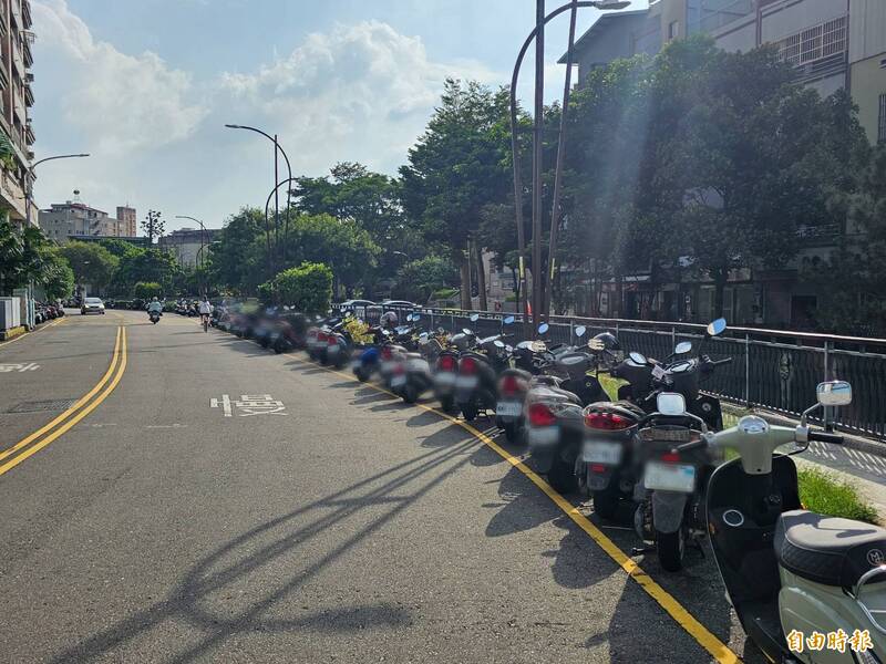 豐原新生北路黃線違停問題引發居民不滿