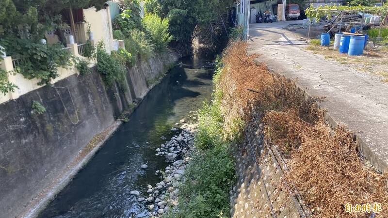 台中潭子龍形溝護岸老舊掏空、台東縣長參選人兄遭約談、美日軍演及明星緋聞