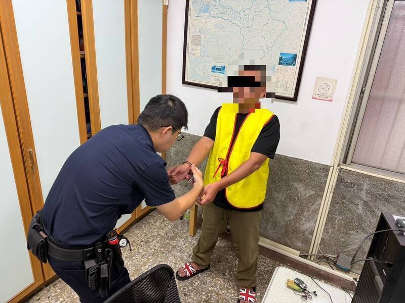 嘉義男子因幻聽擲汽油彈燒鄰居，檢方起訴並建請續押
