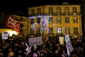 Хиляди протестират в Португалия заради растящите цени на жилищата