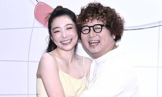 納豆挺過中風後現身街頭，行動吃力引關注
