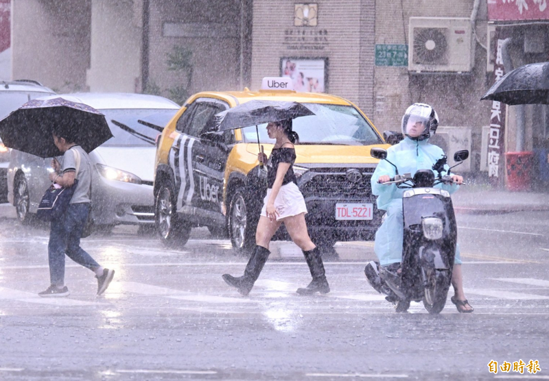 「沙德爾」恐升強颱路徑曝光！全台豪大雨警戒