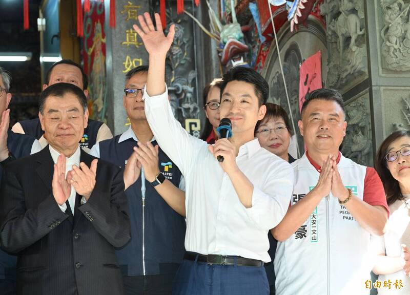 松山機場遷建引發醫療後送爭議，蔣萬安與立委互批