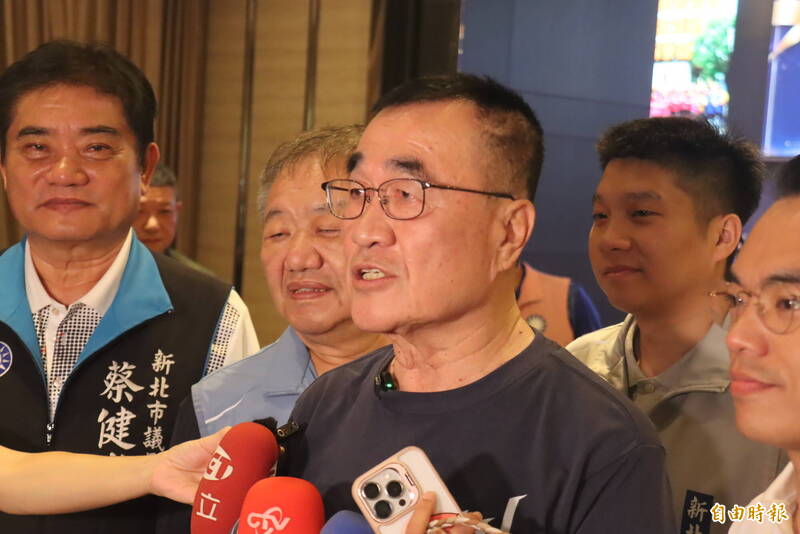 新北市長參選人蘇巧慧與李四川競選總部成立時程分歧