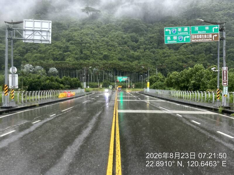 高雄豪雨成災，台27線多處預警封閉