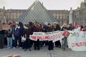 Френски градове въвеждат полицейски час след масови протести и безредици