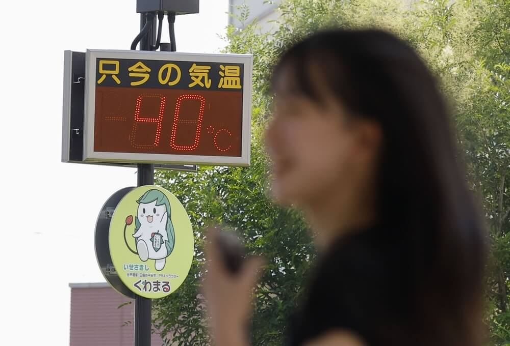日本连续三天高温突破40度，中暑送医人数超过一万