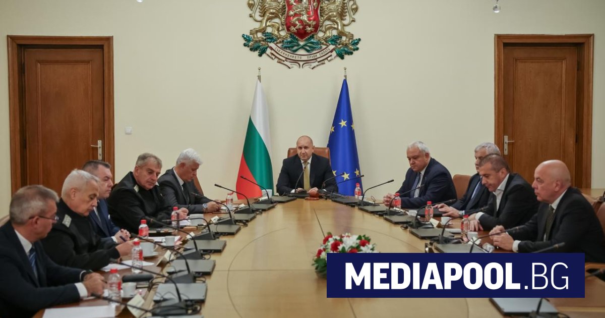 Два търговски кораба ударени от дронове близо до България, един потънал