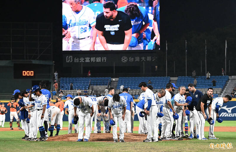 富邦悍將連續十年無緣台灣大賽，亞運醫療團隊奔波救治選手，台東育兒博覽會登場