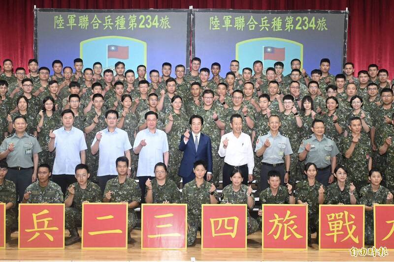 賴清德宣布軍公教加薪及新增戰鬥部隊加給