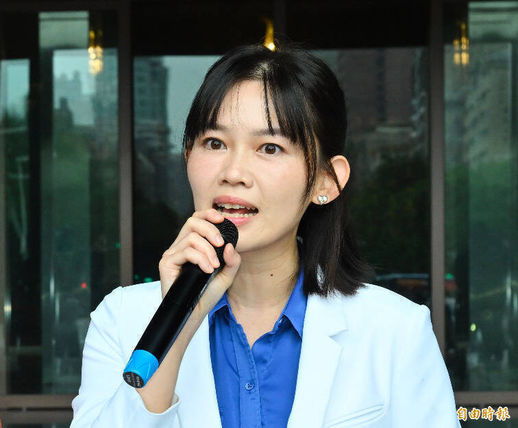 蔣萬安與沈伯洋就校園毒品問題攻防，吳欣岱批評造謠與忽視現況