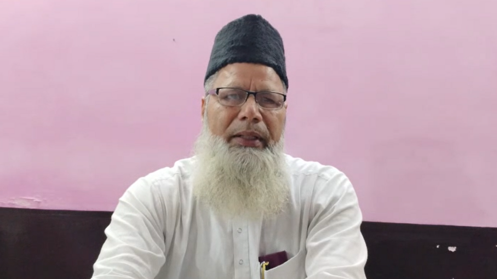 मुरादाबाद में सड़क पर नमाज़ पढ़ने के आरोप में बुजुर्ग के खिलाफ एफआईआर दर्ज