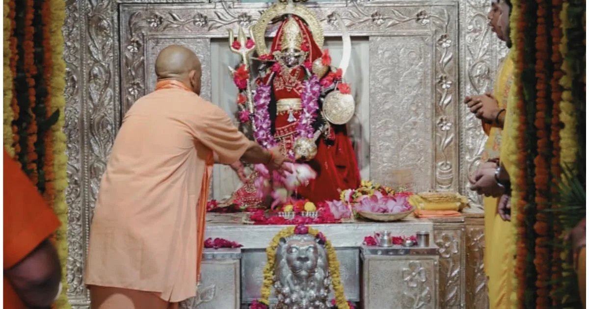 देशभर में जन्माष्टमी का उत्सव, मथुरा में सीएम योगी ने किए दर्शन