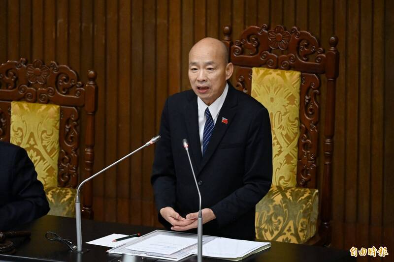 韓國瑜批評行政院權力高於憲法，引發爭議