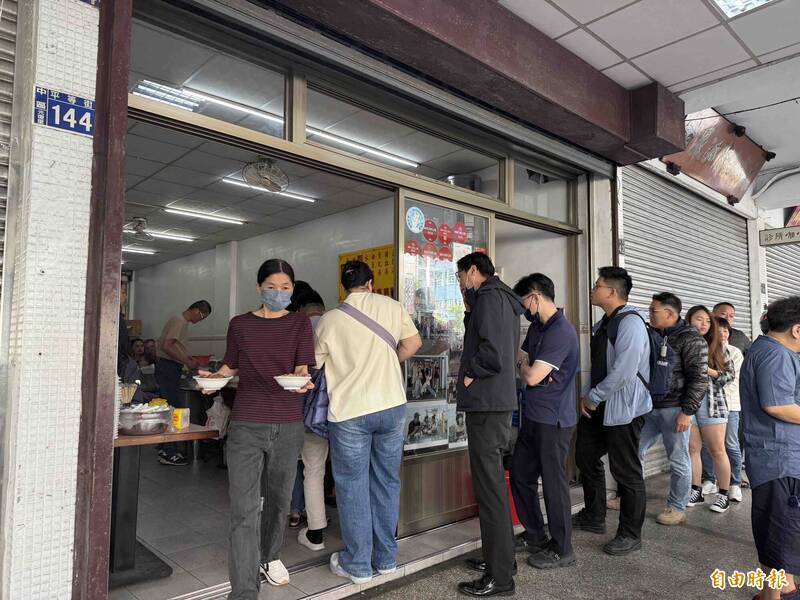 台中知名麵店「阿坤麵」暫停營業，中信兄弟蘇緯達宣布引退，李四川拋出三重捷運計畫
