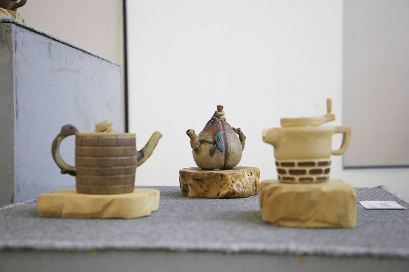 嘉義陶藝聯展「壺裡光陰」登場，吳禹寰競選總部湧入五千人