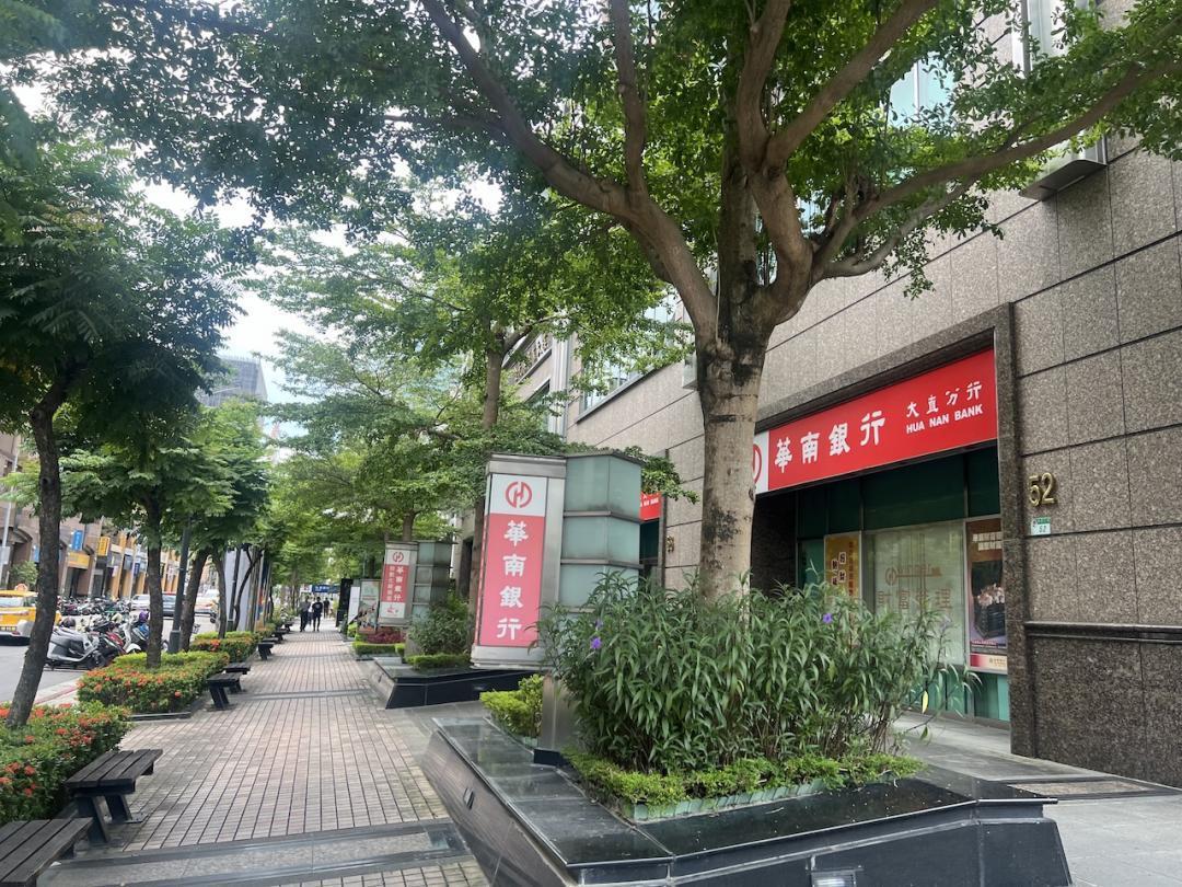 房貸與信用貸款雙重負擔創新高，資金流入股市