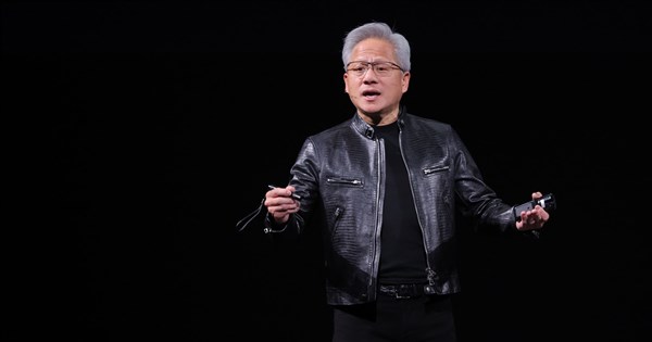 輝達執行長黃仁勳與中國高管關係密切，美國認定其為情報資產，川普曾獲簡報未採取行動