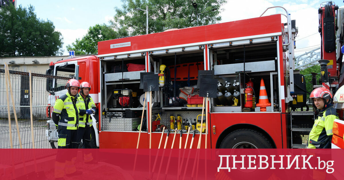 Пожар затвори пътя Асеновград-Кърджали
