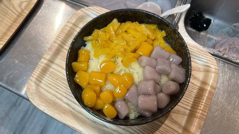 高雄禾苑蔗片冰博愛店八月底熄燈，老闆坦言因缺工無法擴展