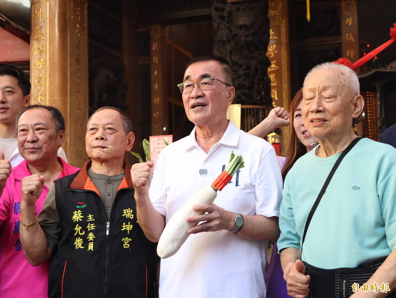 黃國昌力挺李四川，新北藍白合局勢未變，AI產業廊帶成焦點