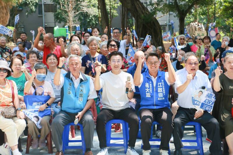 台中市西屯區大鵬新村獲升級為共融公園；台中市大里區發生火燒車事故，駕駛座發現焦屍