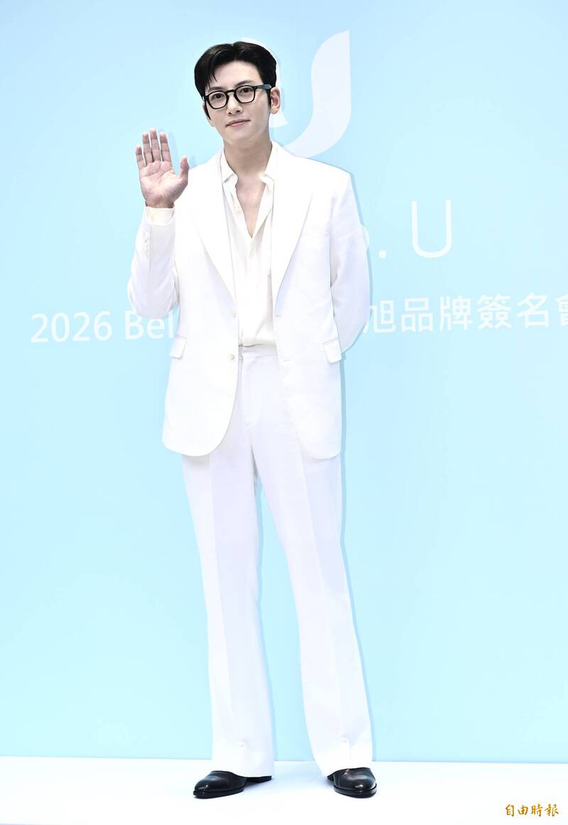 池昌旭現身信義區引粉絲尖叫，魏平政與柯呈枋彰化握手破冰
