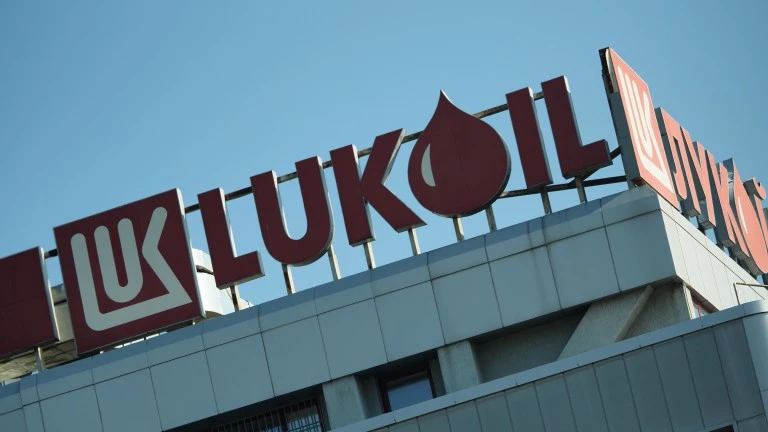 Лукойл Нефтохим Бургас потвърждава липсата на опасност от недостиг на дизел в България