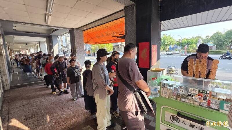 雞蛋糕攤轉戰台南助選、台中前議長鉛中毒案定讞、新光三越周年慶及藍白合動態