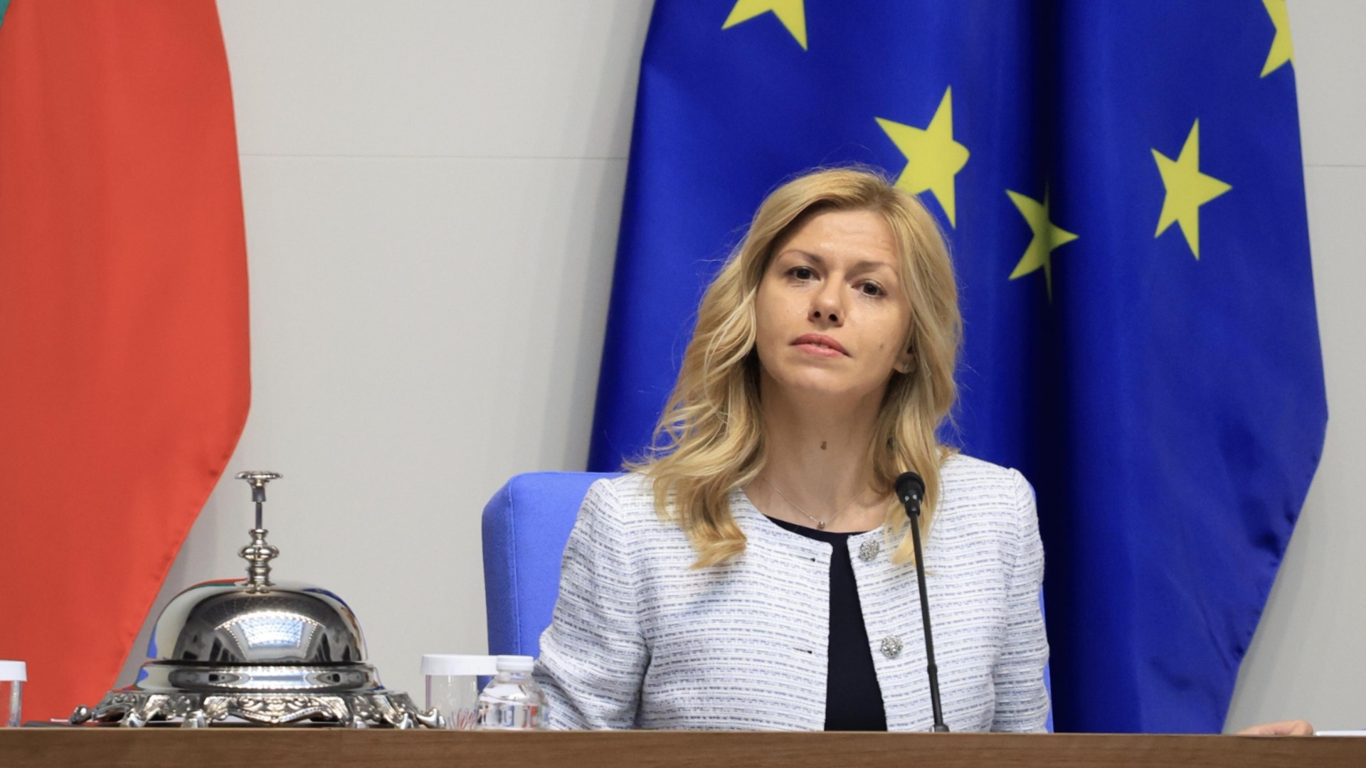 ГЕРБ събира подписи за отстраняване на Михаела Доцова след инцидент с журналистка